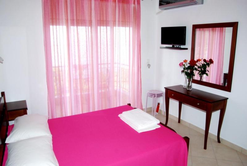 Αλκυονη Διαμερισματα Hotel Paralia Vrachou Buitenkant foto